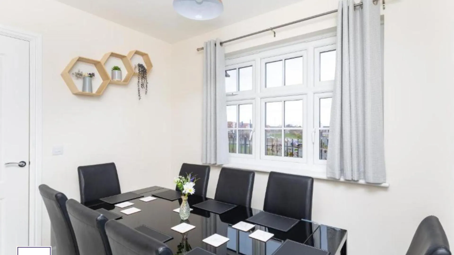 Alt-Stay Wakefield, Pinderfields General Hospital - 2X En-Suites & King Size Beds - Parking - Fast Wi-Fi - Ideal For Contractors & Long Stays 0*, Wakefield Reino Unido